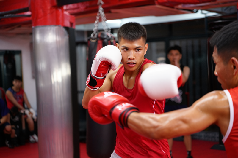 How to Defeat Aggressive Boxers and React Smartly